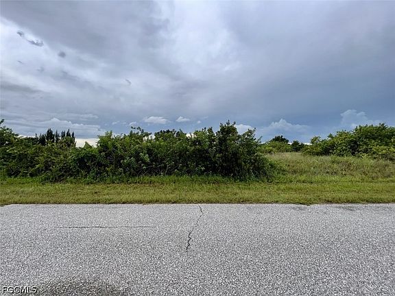 2nd image of 7728 Saint Regis Cir