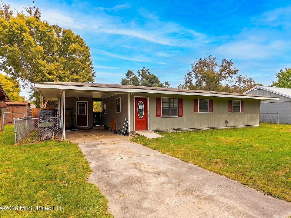 1st image of 205 Willow Dr