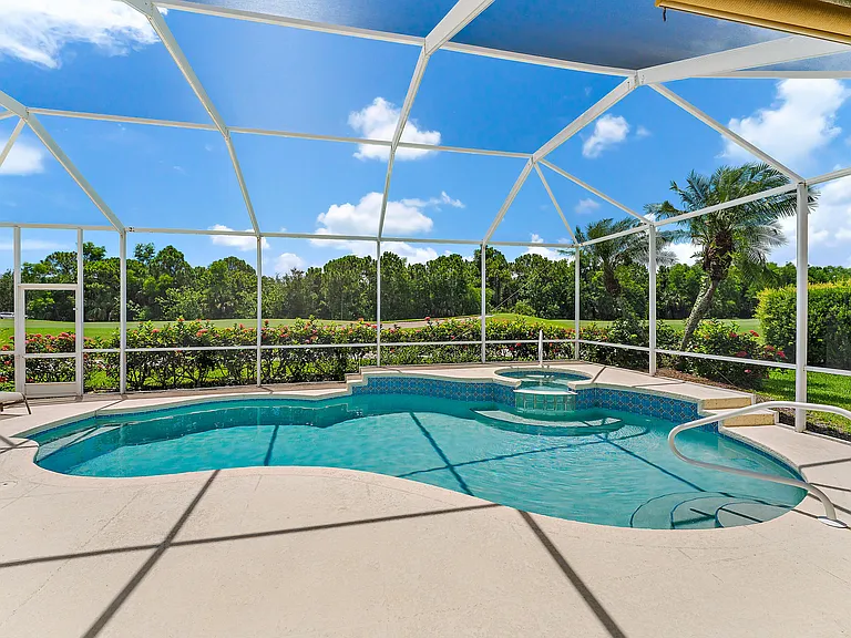 8485 SE Palm Hammock Ln — Photo 37