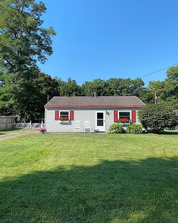 1st image of 119 Fairground Ave
