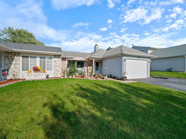 1292 Inverness Dr, Elgin, IL 60120