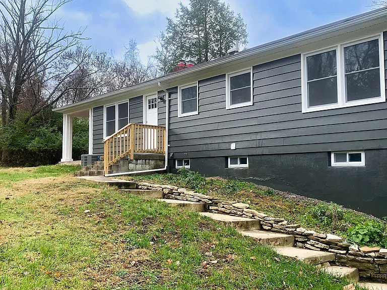 108 Tenney Ct — Photo 45