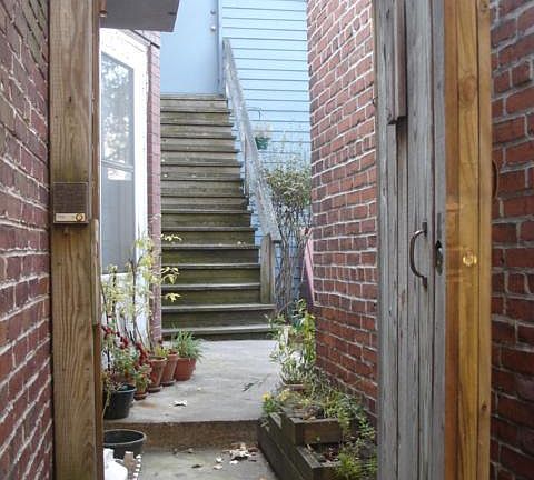 5th image of 1109 N Front St