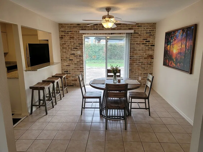 2 bed, 1200 sqft, $1,350 — Photo 3