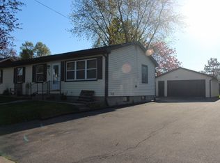 106 Summitt St, Poplar Grove, IL 61065