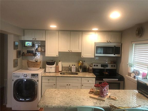 5th image of 27 N Route 303 APT 5