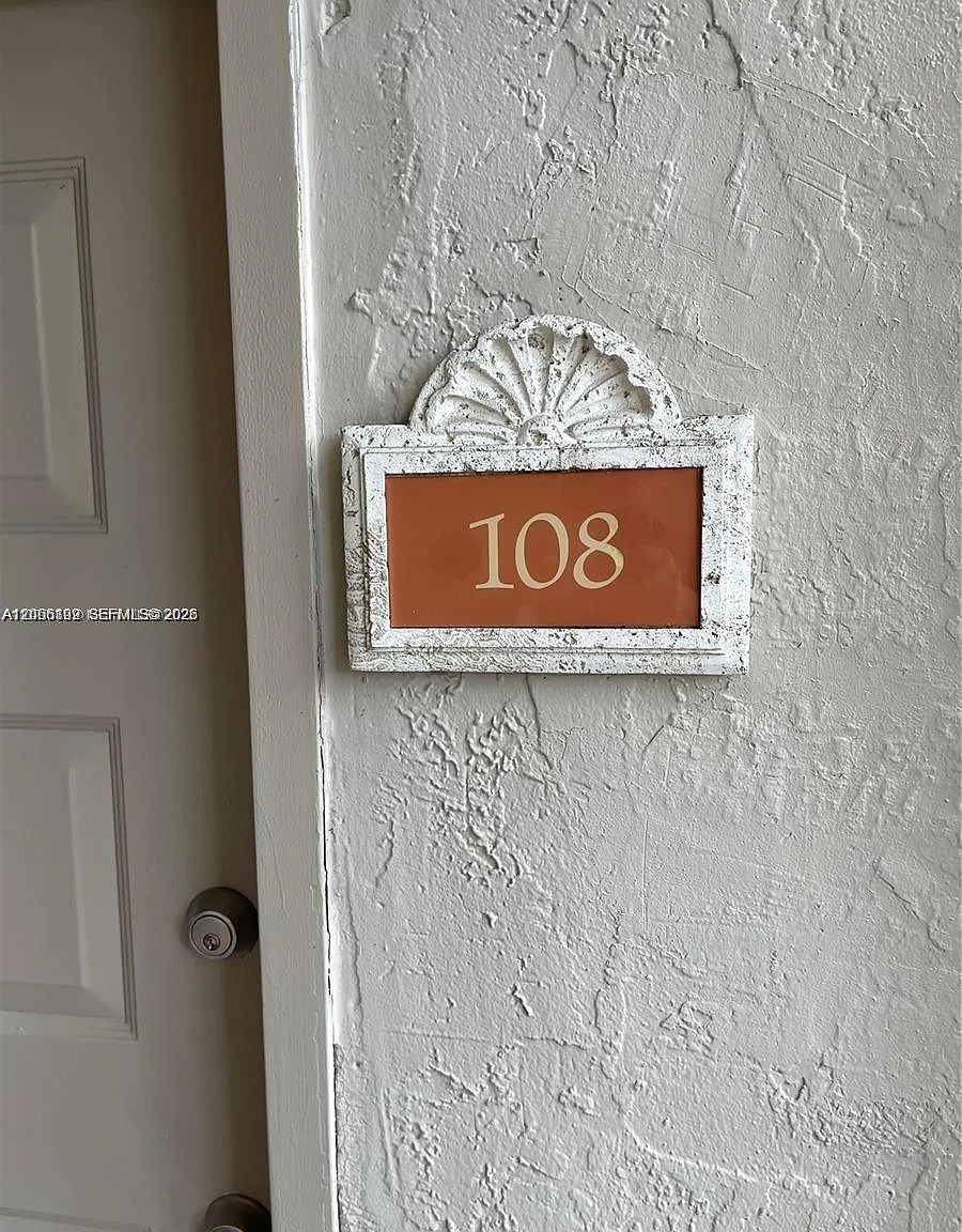 Las Vistas At Doral Condo — Photo 1
