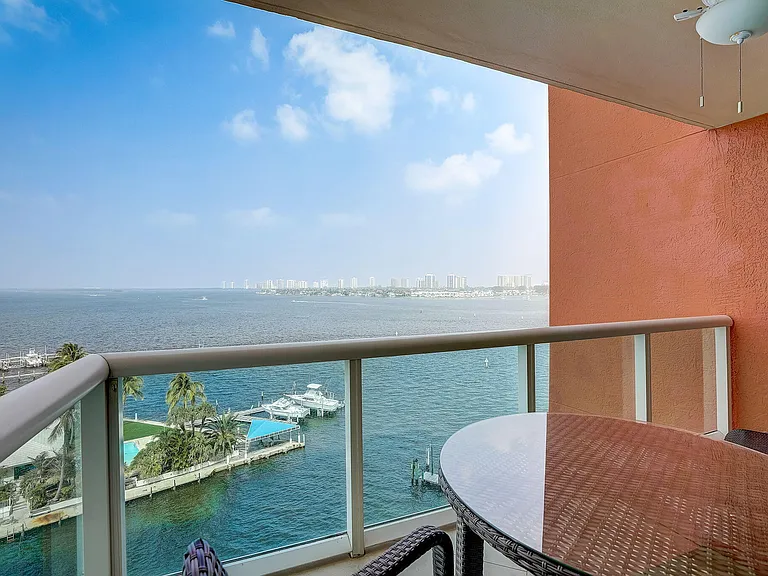 2650 Lake Shore Dr #804 — Photo 43