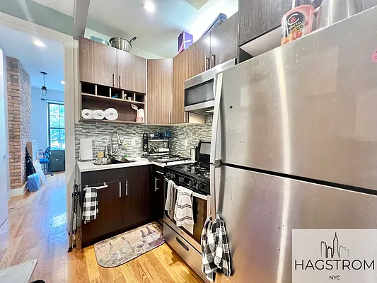 Rented by Hagstrom Management Inc | media 29