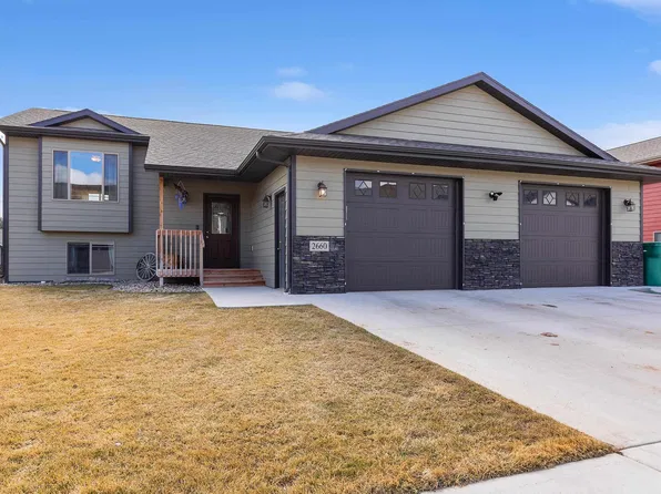 2660 MEADOWS DR, Sturgis, SD 57785