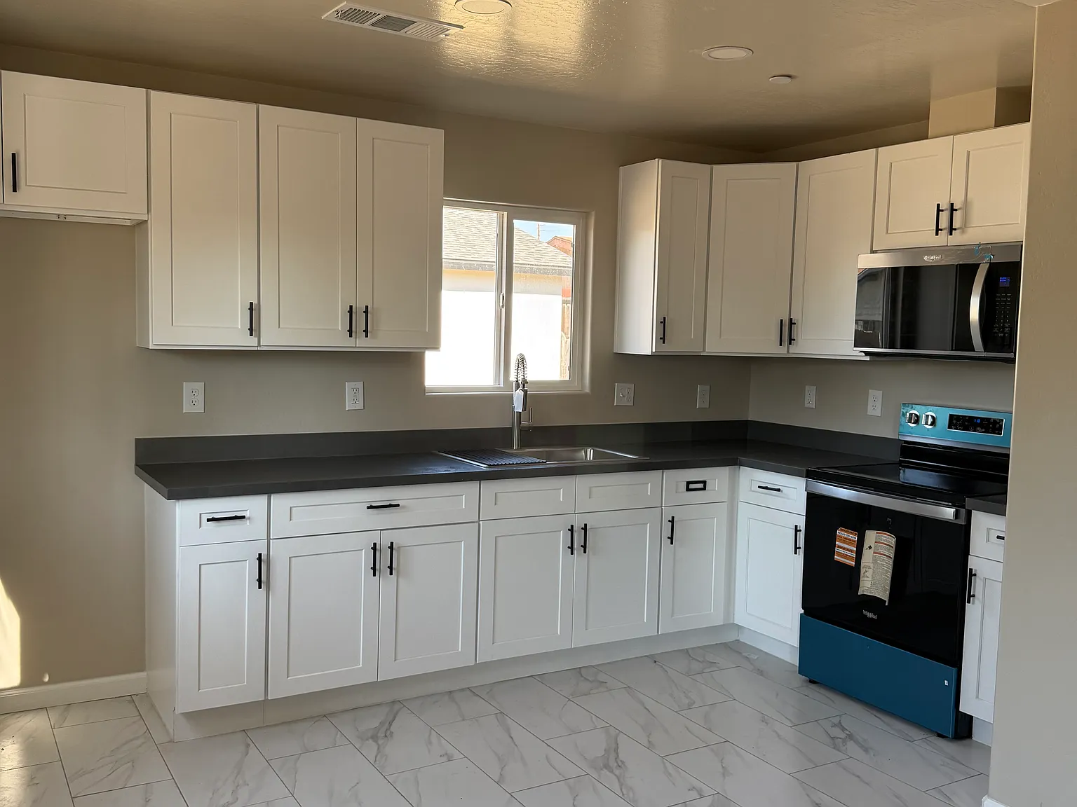2 bed, 750 sqft, $1,550 — Photo 2
