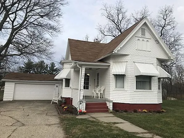 106 Maple St, Neponset, IL 61345