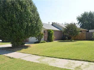 2602 Lonnie Ln, Moore, OK 73170