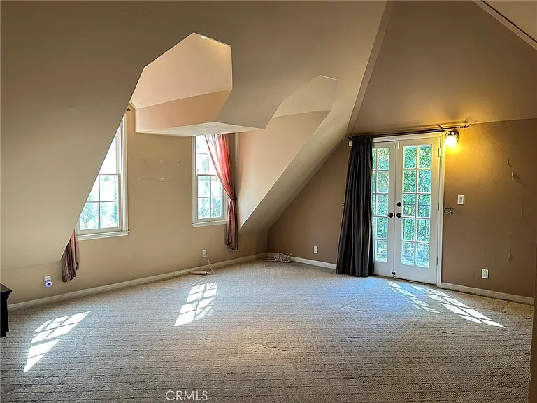 300 S Timken Rd — Photo 19