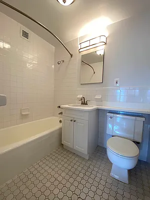 Rented by Bond New York | media 9