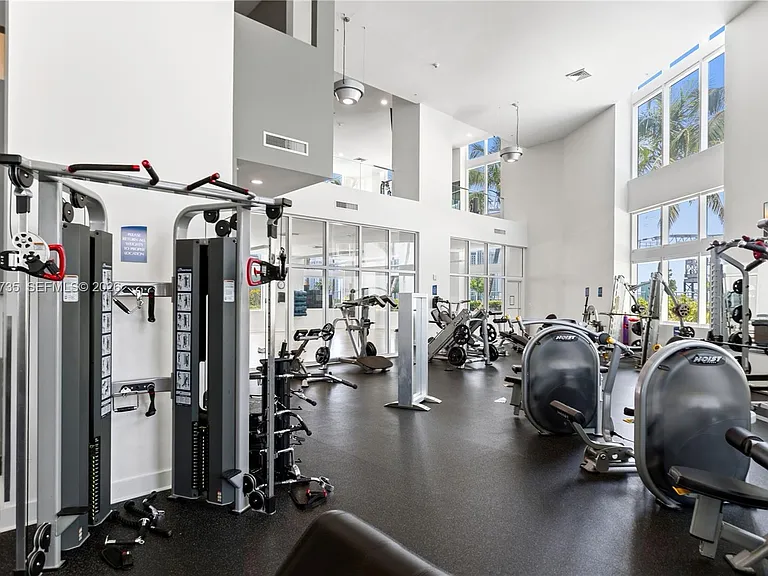 1900 N Bayshore Dr #715 — Photo 46