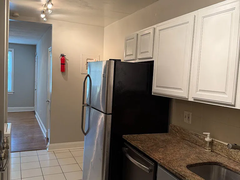 321 Adams St NE — Photo 17