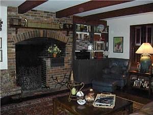 4th image of 819 Ashler Ct
