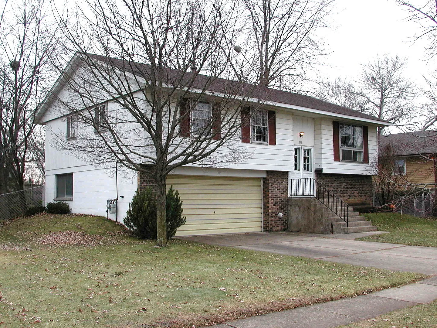 311 Library Ln photo 1