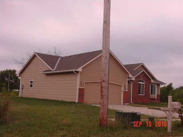 1st image of 815 Settlers Cir