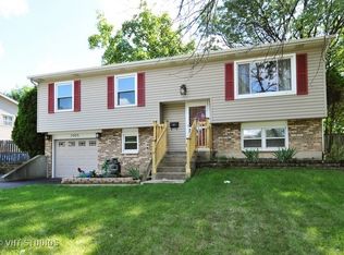 2905 Edgewood Pkwy, Woodridge, IL 60517