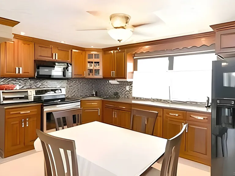 5 Walters Ave #2 — Photo 3