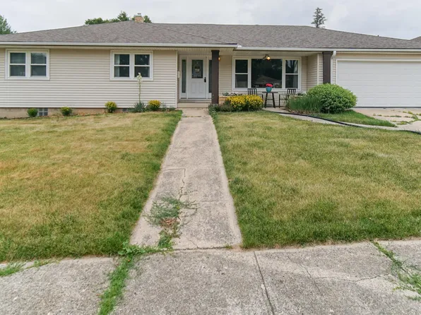 1005 K Ave, Grundy Center, IA 50638