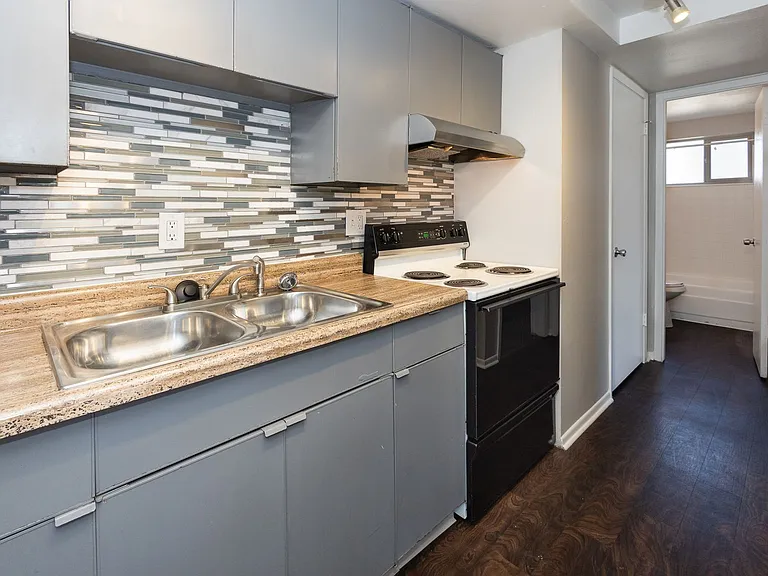 Dexter Street Apartments — Photo 26