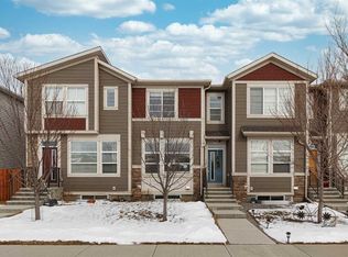 66 Wolf Hollow Park SE, Calgary, AB T2X4M6