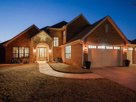 3rd image of 5 Oakwood Ct