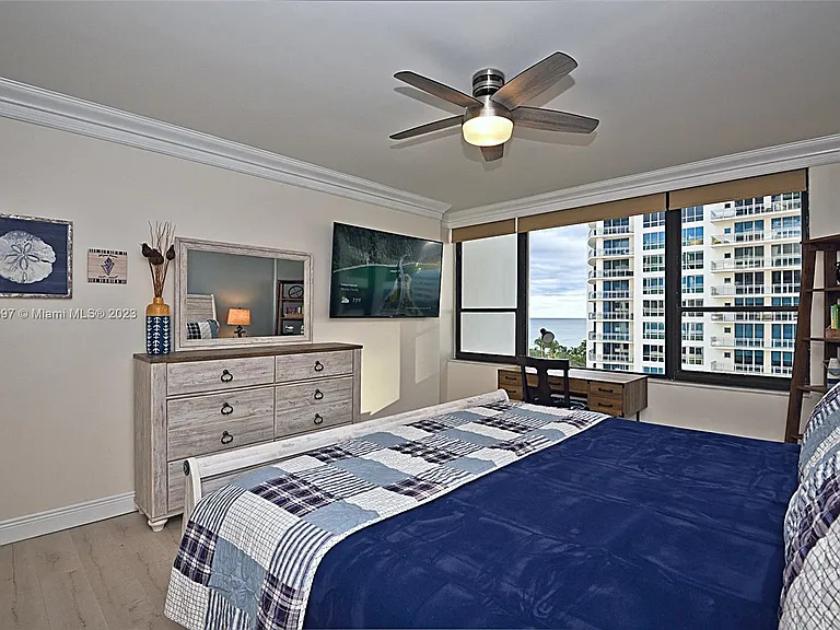 3505 S Ocean Dr #817 — Photo 5