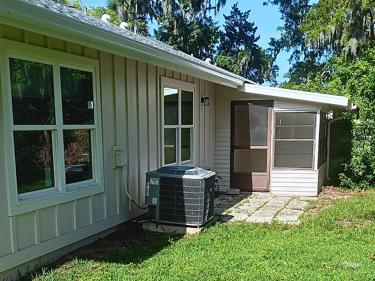 1032 W Samms Ave — Photo 1
