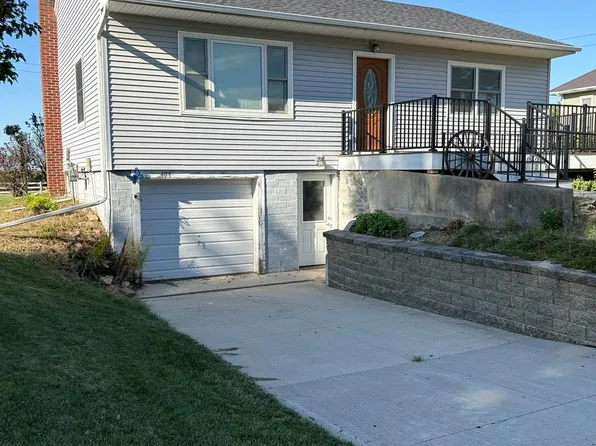 404 W Des Moines St, Brooklyn, IA 52211