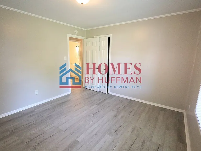 1150 E Olmstead Ave — Photo 13