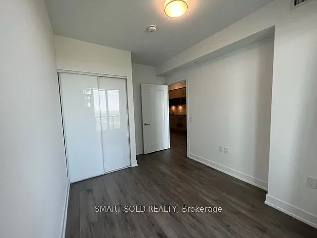 575 Bloor St E #2405 — Photo 10
