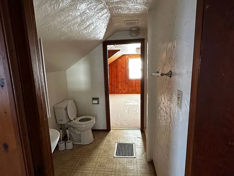 555 Woodsdale Ave — Photo 21