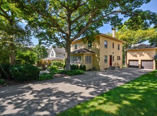 1835 S 4th Pl, St Charles, IL 60174