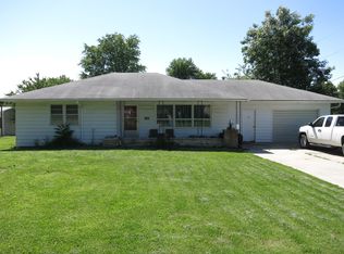 1122 S 12th St, Bethany, MO 64424