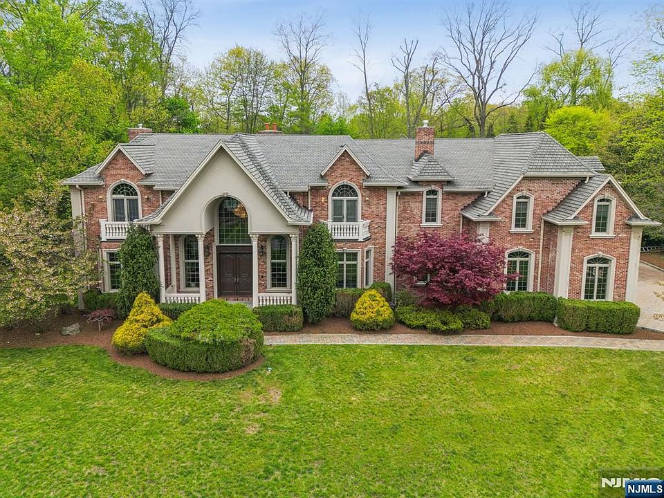 1st image of 35 Echo Ridge Rd