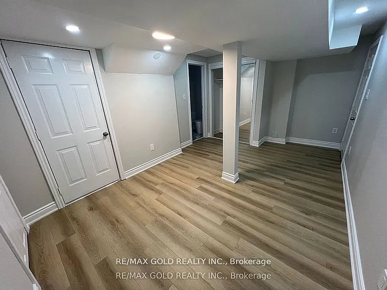 38 Carmel Cres #BASEMENT — Photo 10
