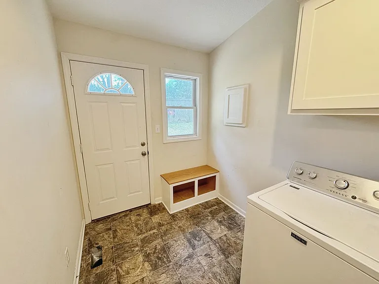 804 E Clark St — Photo 9
