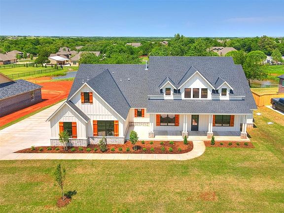 3rd image of 10180 Oakwood Dr