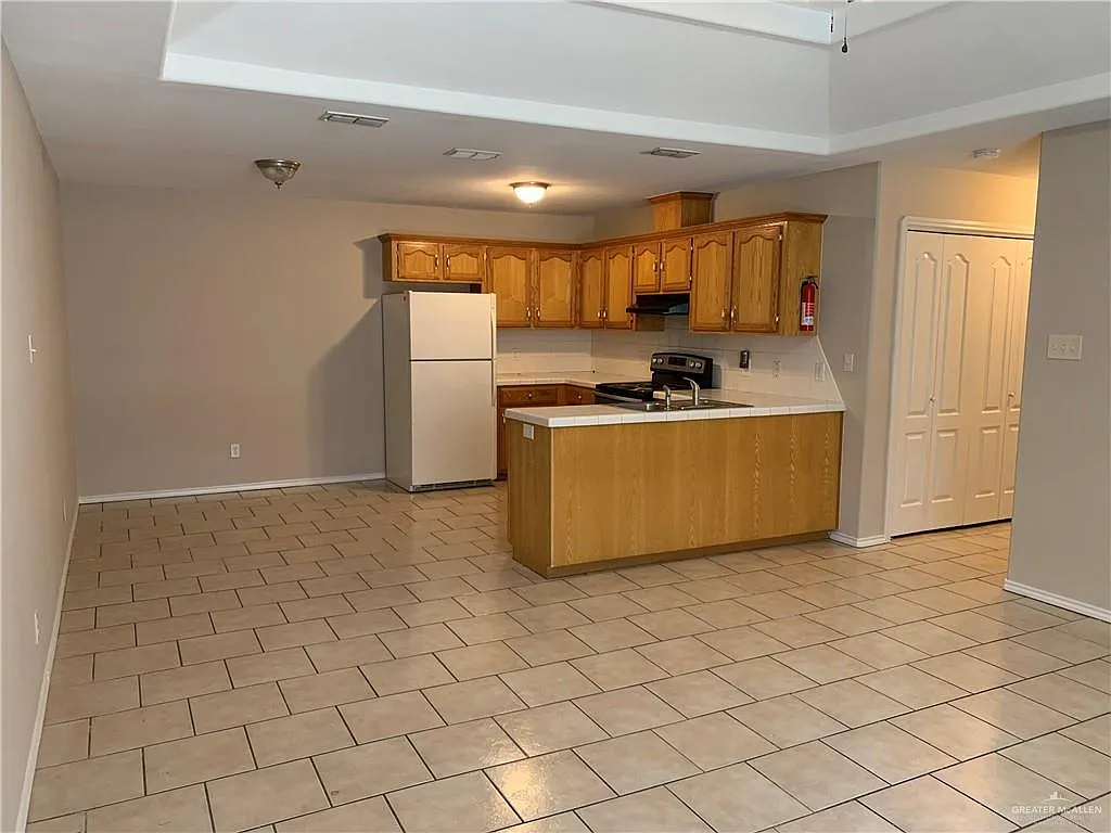 2 bed, 2.0 bath, 3888 sqft, $875 — Photo 3