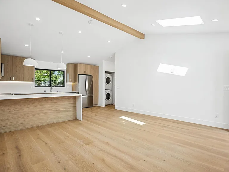 5745 Natick Ave — Photo 4