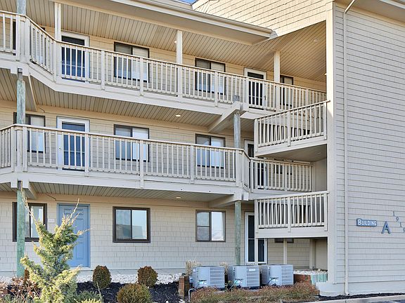 3rd image of 1919 Bay Blvd Unit A29-a29b