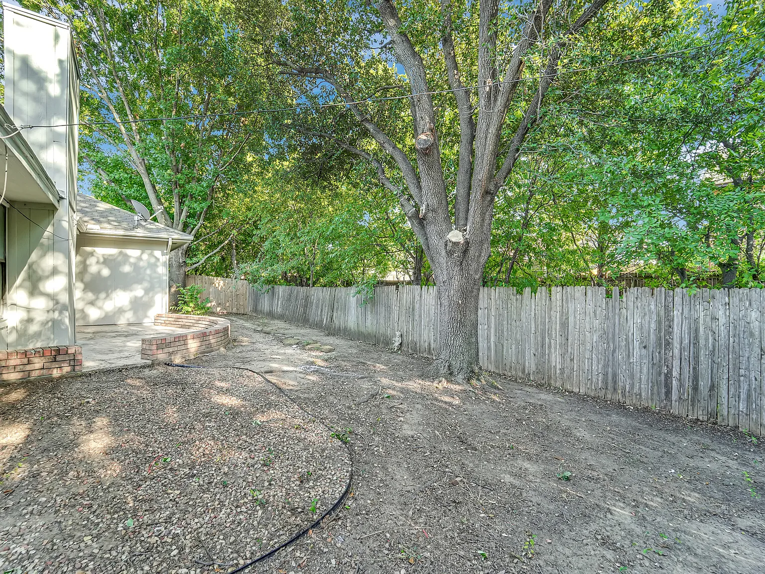3 bed, 1374 sqft, $2,300 — Photo 4