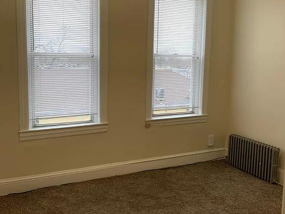 4th image of 6028 Lansdowne Ave Floor 3