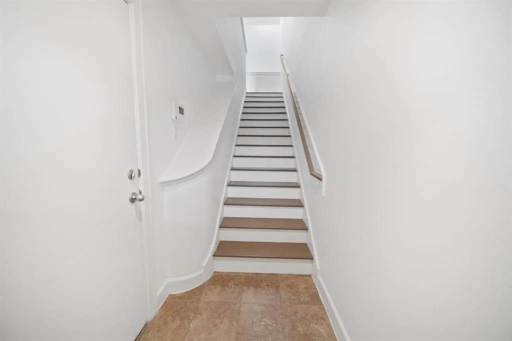 2 bed, 2.0 bath, 1501 sqft, $1,950 — Photo 4