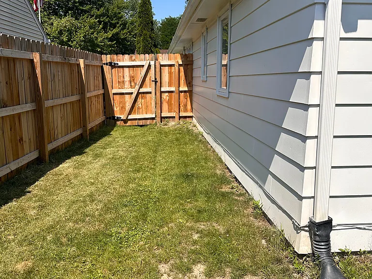 4627 Oak Creek Dr — Photo 16