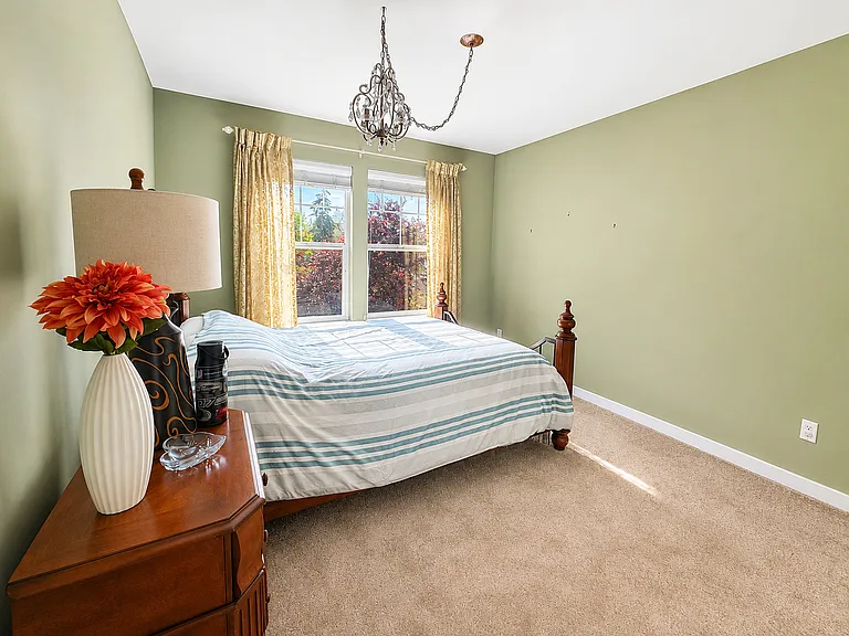 220 246th Ct NE — Photo 16